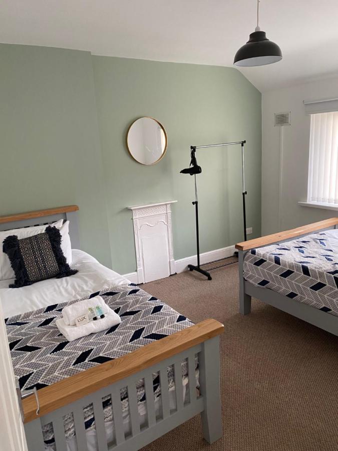 Вилла Springfield Retreat Risca Экстерьер фото